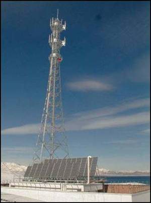 Solar-powered telecom tower